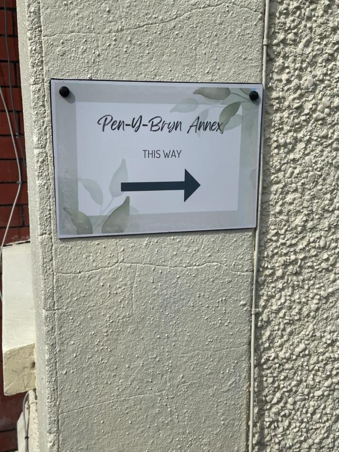 Pen-Y-Bryn Annex Hotel Brynmenyn Buitenkant foto